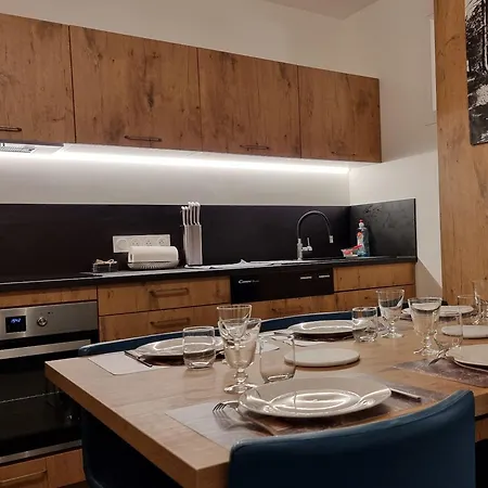 St Lary - 2 à 6 Pers - Place Du Telephérique, Plein Centre - Label 5 Diamants *