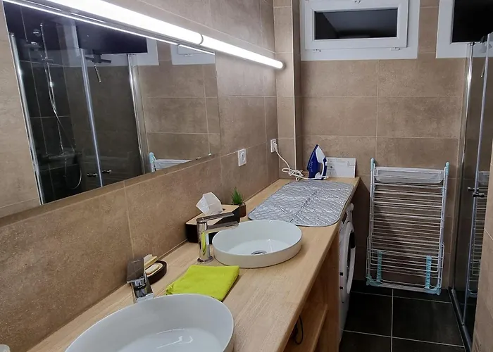 Appartement St Lary - 2 à 6 Pers - Place Du Telephérique, Plein Centre - Label 5 Diamants